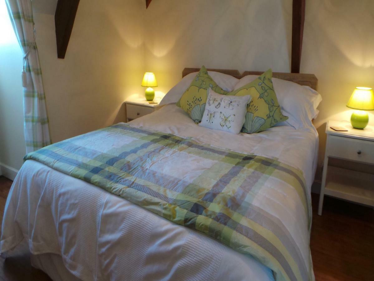 Le Montaigne Bed and Breakfast Saint-Alvère Exteriör bild